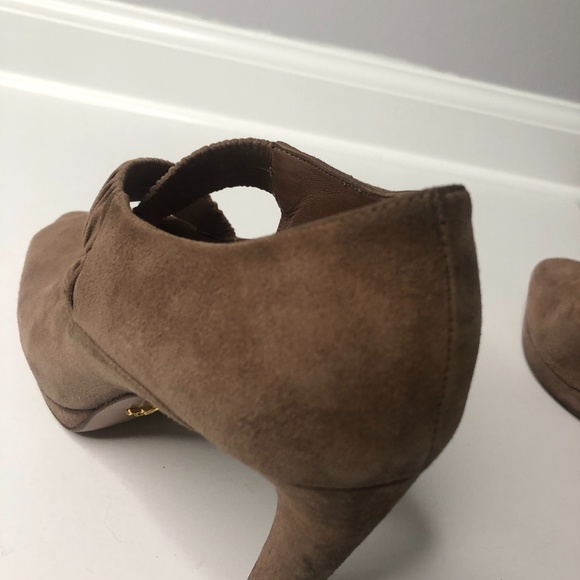 Prada Dark Tan Suede Elastic Ruched Strappy Heels - Picture 14 of 16